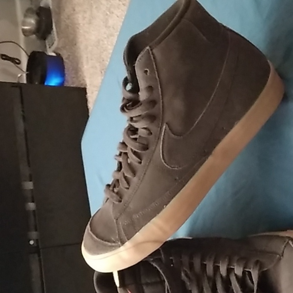 NIKE BLAZERS MID 77 SIZE 11.5